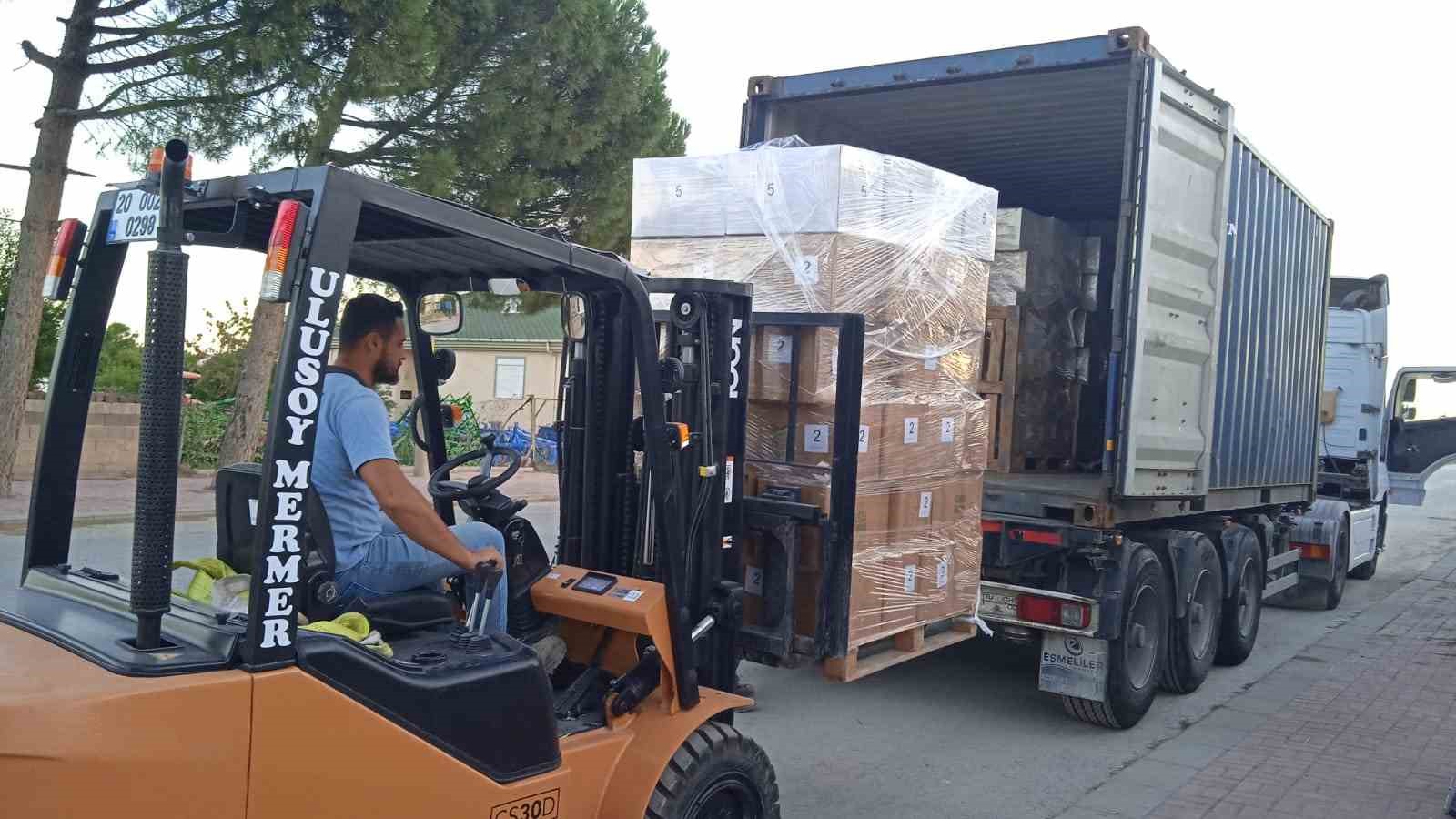 Denizli’den 4 ton meyve cips Amerika’ya gönderildi