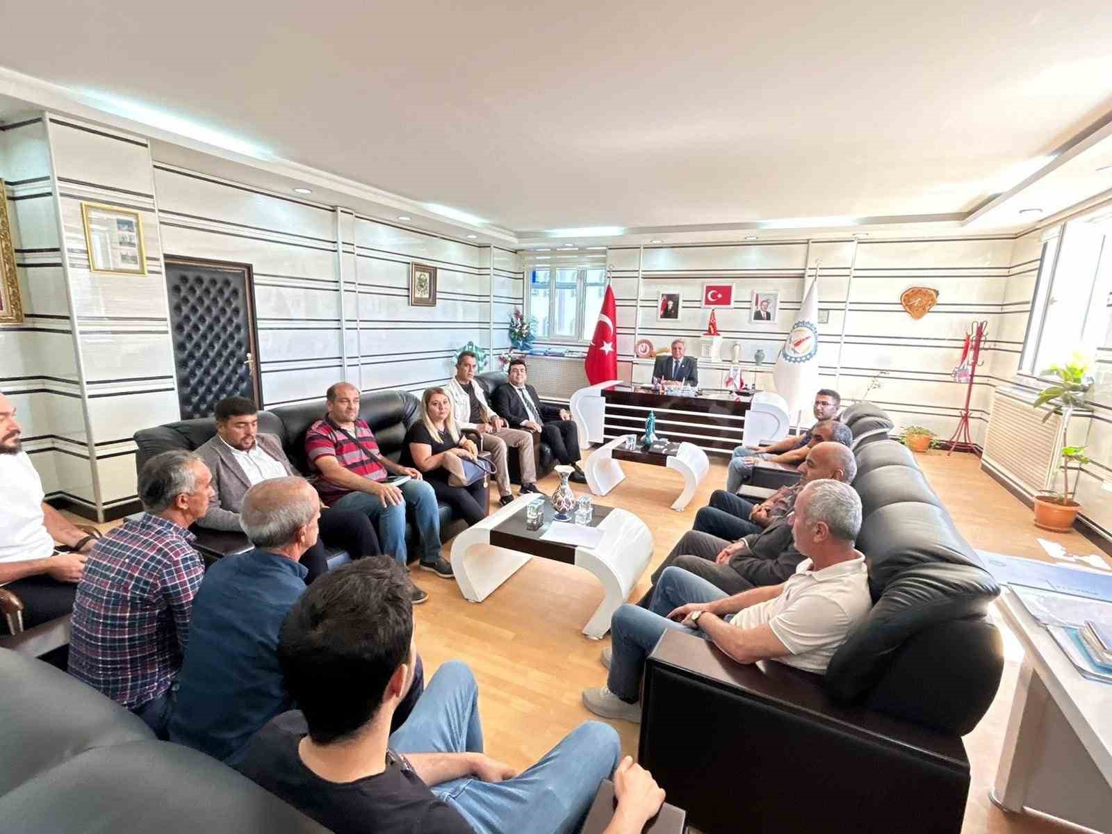 Altıntaş’ta arazi toplulaştırma kararı alınan köylerin muhtarları bilgilendirildi