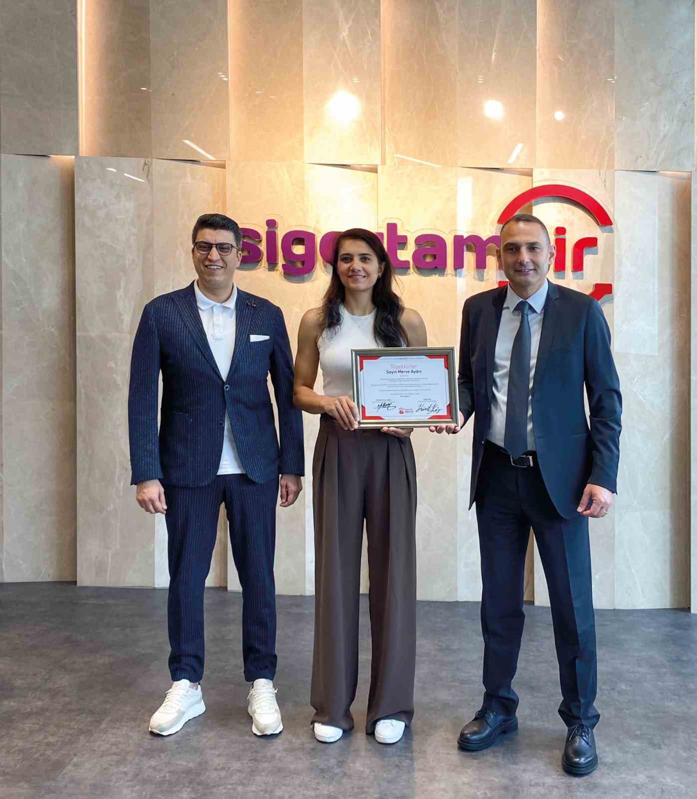 “Askıda Sigorta” hareketinin yeni destekçisi kadın basketbolunun başarılı oyuncusu Merve Aydın oldu