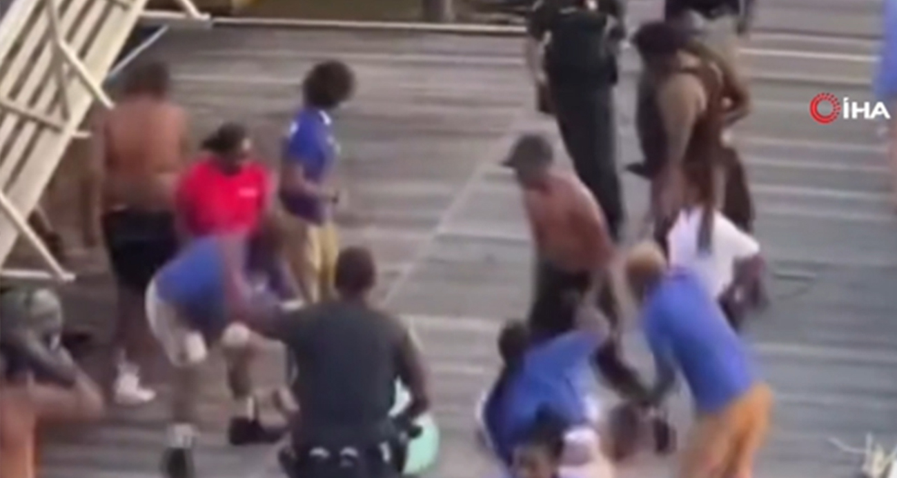 ABD’de iki grup arasında yumruklu kavga