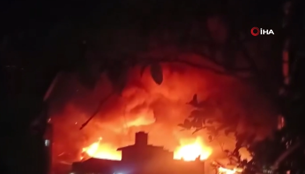 Bangladeş’te çarşıda yangın: Yüzlerce dükkan küle döndü