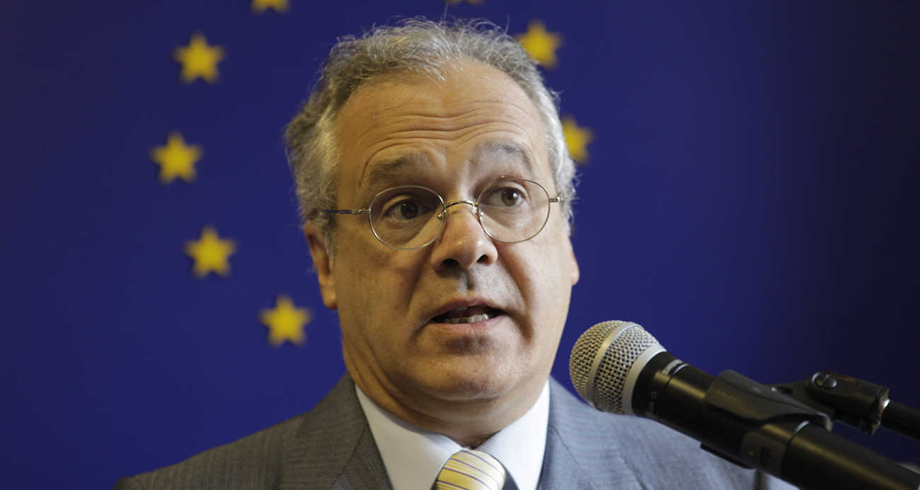 Nijer’in kovduğu Fransız Büyükelçi ülkeden ayrıldı