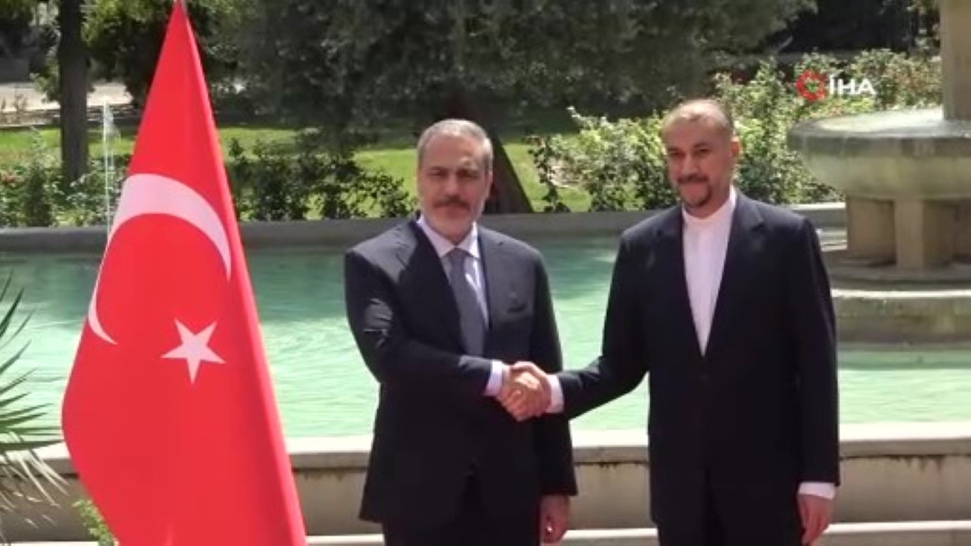 Dışişleri Bakanı Fidan, İranlı mevkidaşı Abdullahiyan ile bir araya geldi