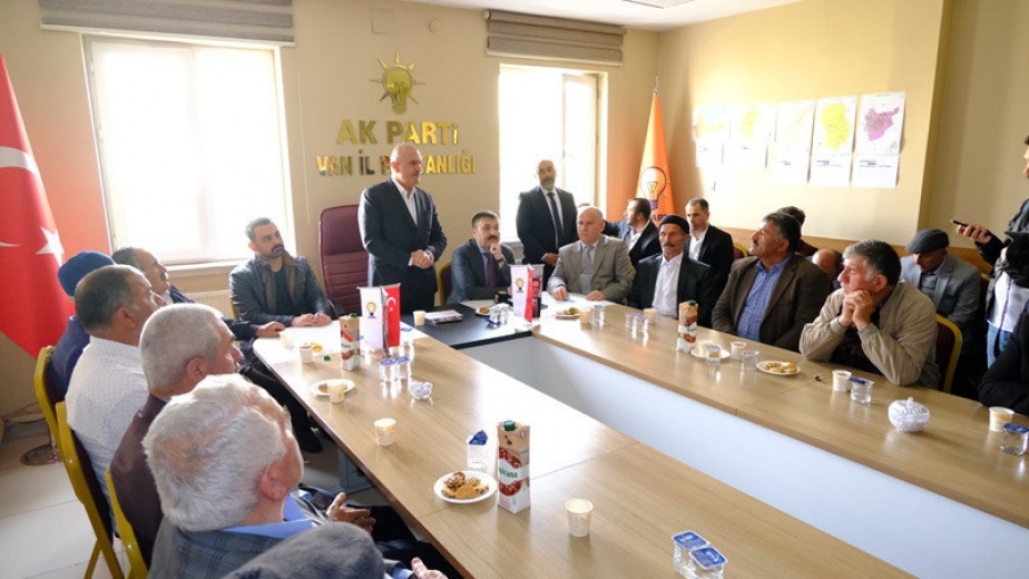 Aşiretlerden Burhan Kayatürk’e ‘Hayırlı Olsun’ ziyareti