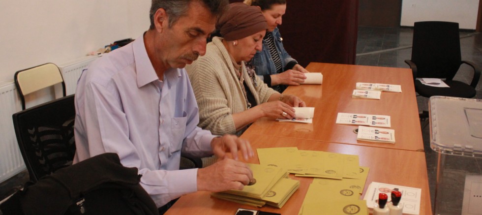 Cumhurbaşkanı 2. tur seçimi için gümrük kapılarında oy kullanma başladı