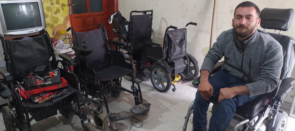 Engelli genç kendisi gibi engelli olanlara umut oluyor