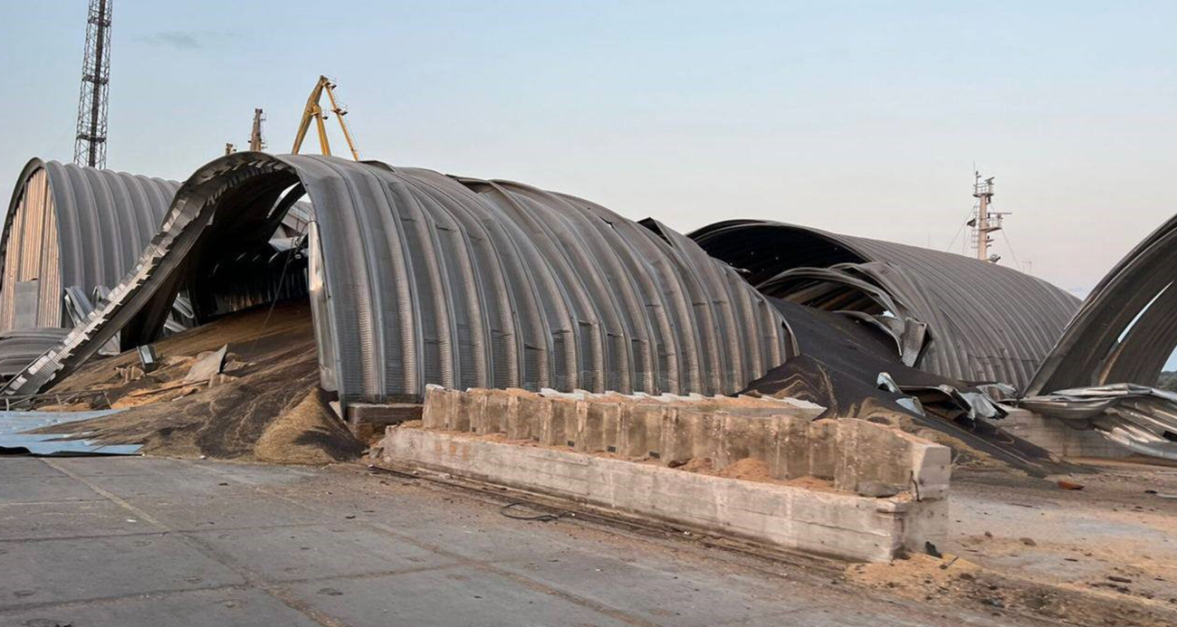 Rusya, Ukrayna’da tahıl silolarını vurdu