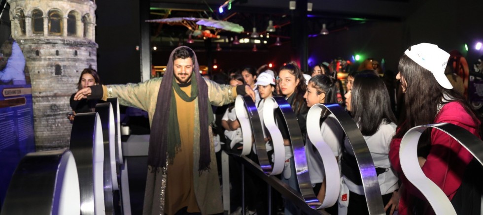 Van Büyükşehir Belediyesi öğrencileri bilim sergisiyle buluşturuyor