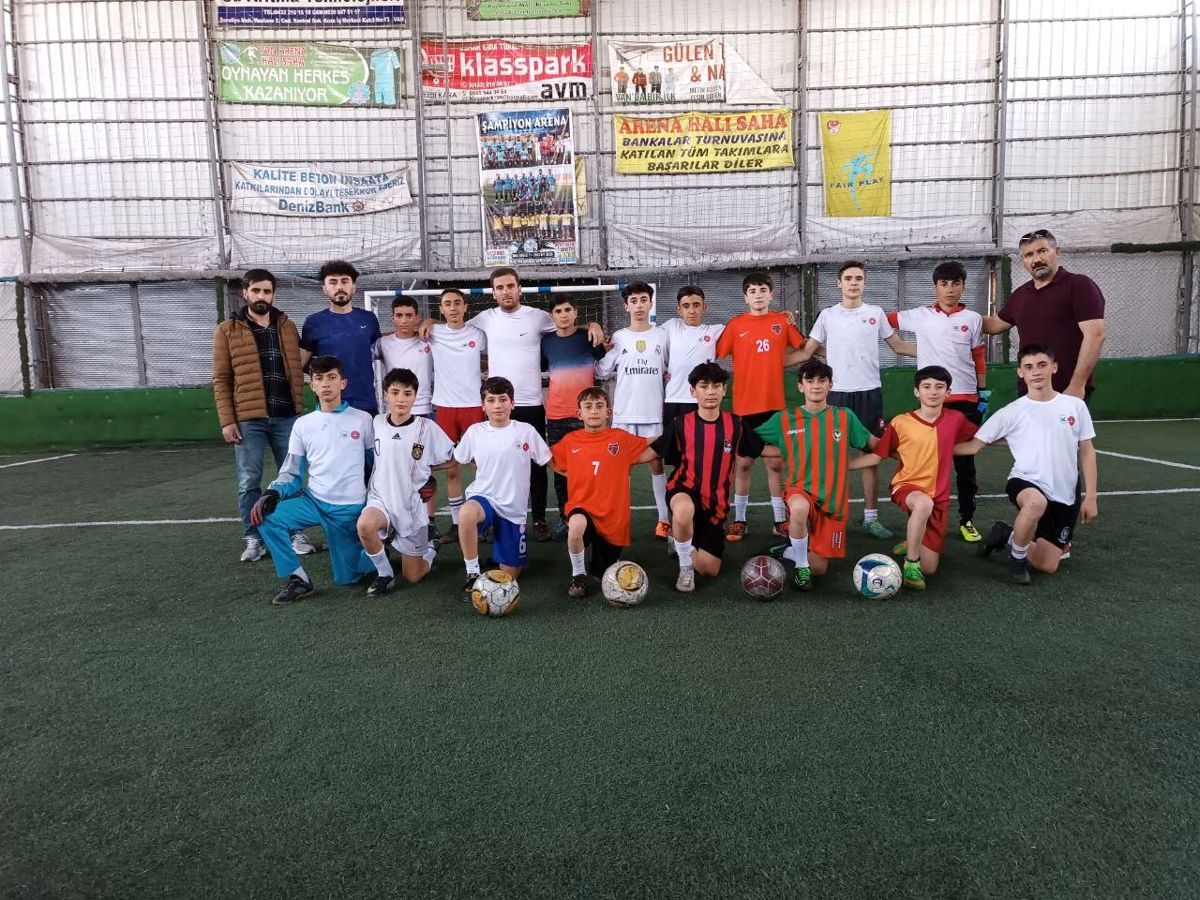 Van’daki ortaokul öğrencileri, spor başarılarıyla adını duyuruyor