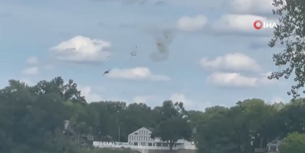 ABD’deki uçuş gösterisinde facianın eşiğinden dönüldü