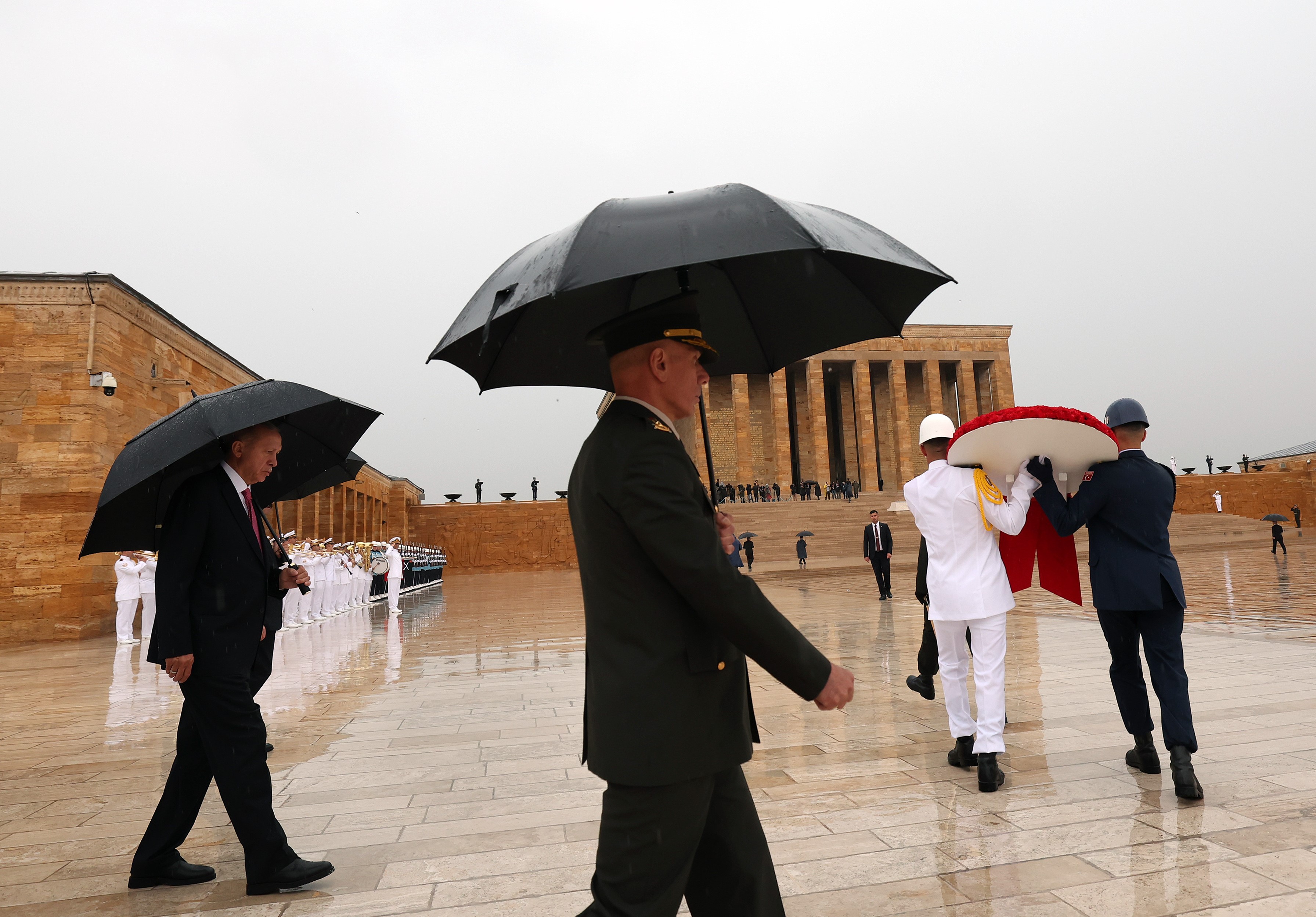Cumhurbaşkanı Erdoğan, yemin töreninin ardından Anıtkabir'i ziyaret etti