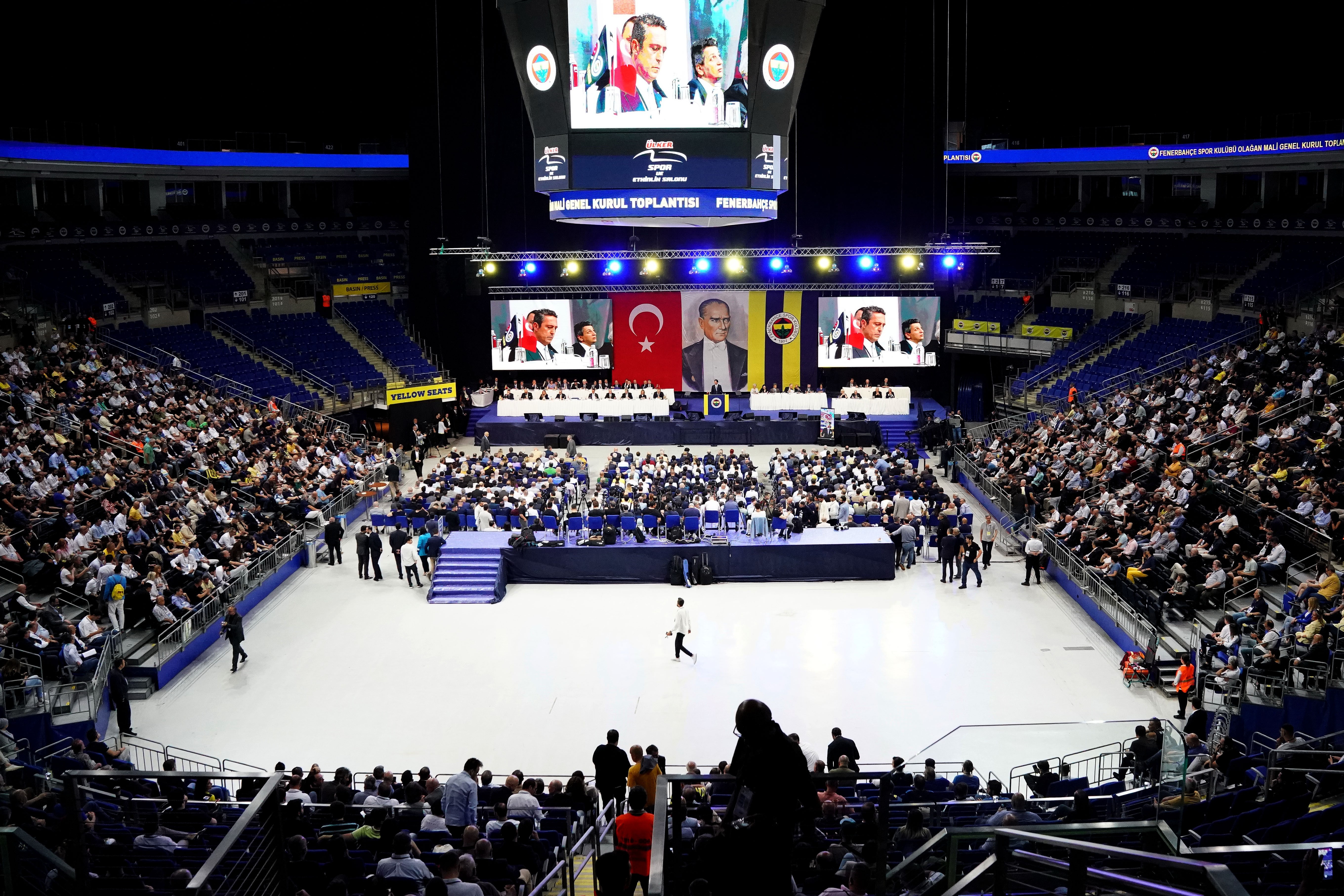 Burak Kızılhan: '5 yıldızlı armalarımızı gelecek sezon her alanda kullanacağız'