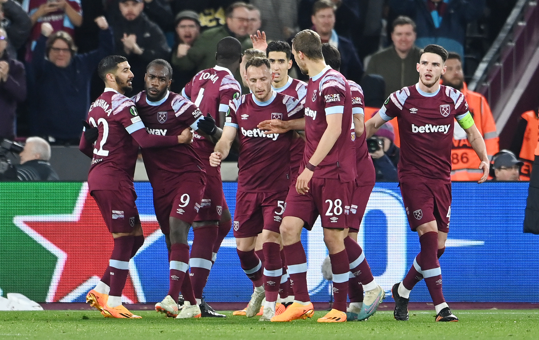 UEFA Avrupa Konferans Ligi’nde kupa sahibini buluyor