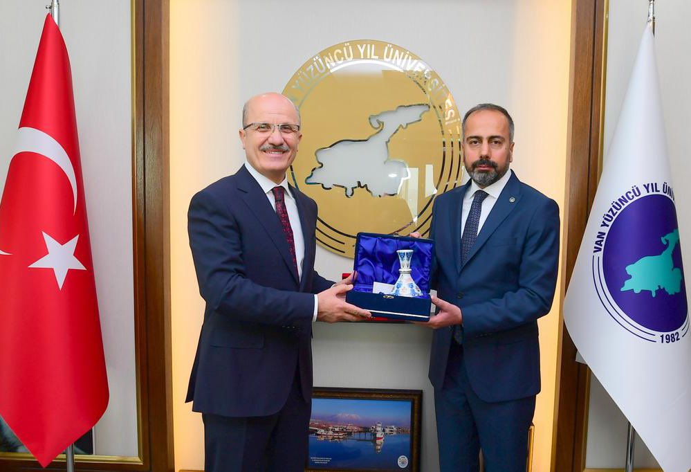 Van Yüzüncü Yıl Üniversitesine rektör ataması yapıldı