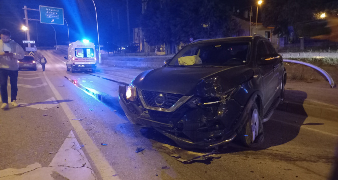 Bursa'da 2 otomobil kafa kafaya çarpıştı: 4 yaralı