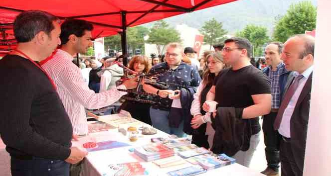 Anadolu Üniversiteler Birliği, 11 ilde üniversiteyi hedefleyen öğrencilerle buluştu