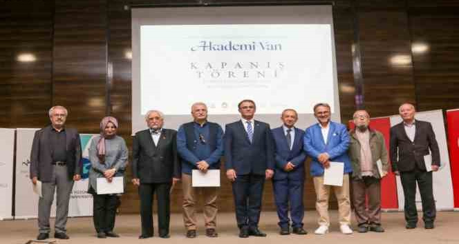 ‘Akademi Van’ projesinde 8 ayda 400 öğrenciye eğitim verildi