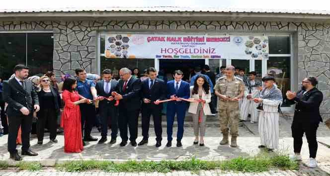 Çatak’ta ‘Hayat Boyu Öğrenme Haftası’ sergisi