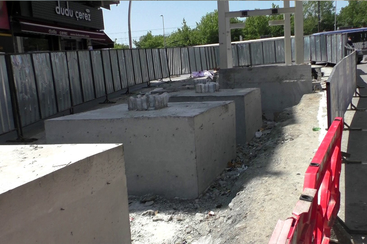 Sultangazi’de vatandaştan İmamoğlu’na tepki: ‘Yapamıyorsa bıraksın biz yapalım’