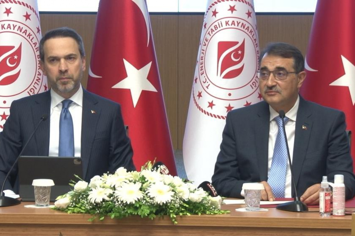 Enerji ve Tabii Kaynaklar Bakanlığında devir teslim töreni