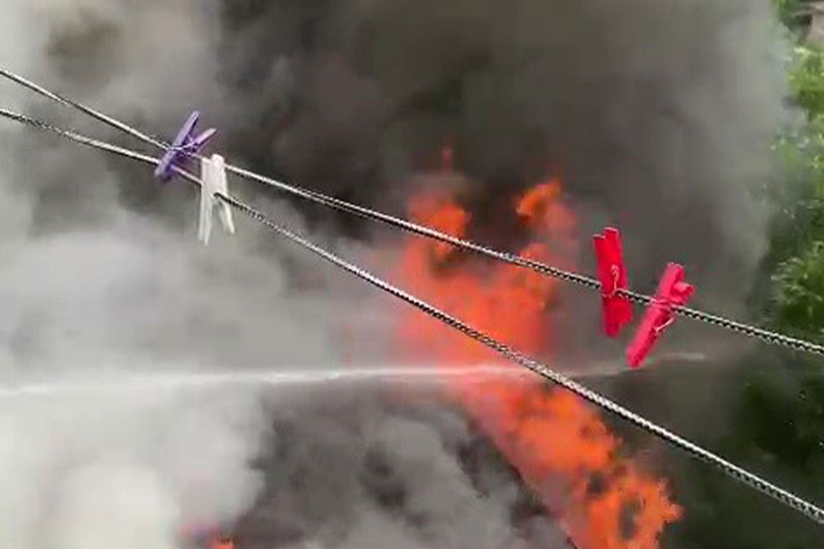 Karabük’te tek katlı ev alevlere teslim oldu