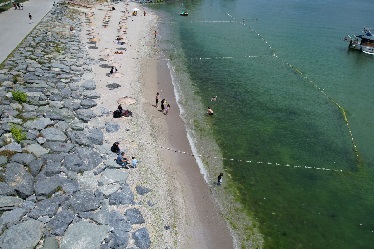 Avcılar’da plajlar yaza hazır