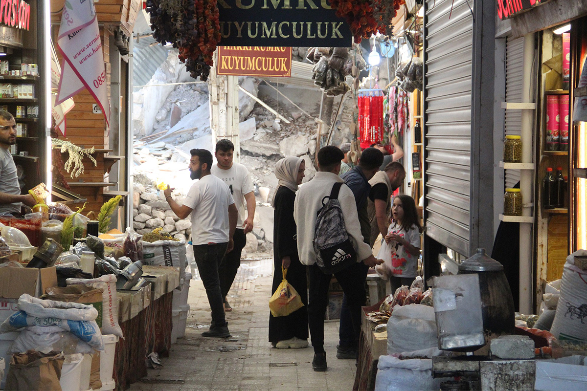 Depremin yıktığı Hatay Uzun Çarşı’da, 200 iş yeri açıldı