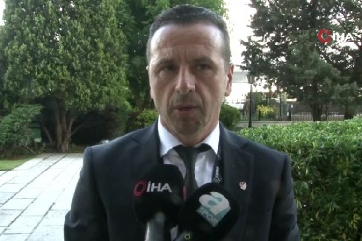 Saffet Akyüz: ‘Bir konuyla ilgili 15 yıl çalışırsan uzman oluyorsun ama futbolda 15 yıl sonra çırak oluyorsun’