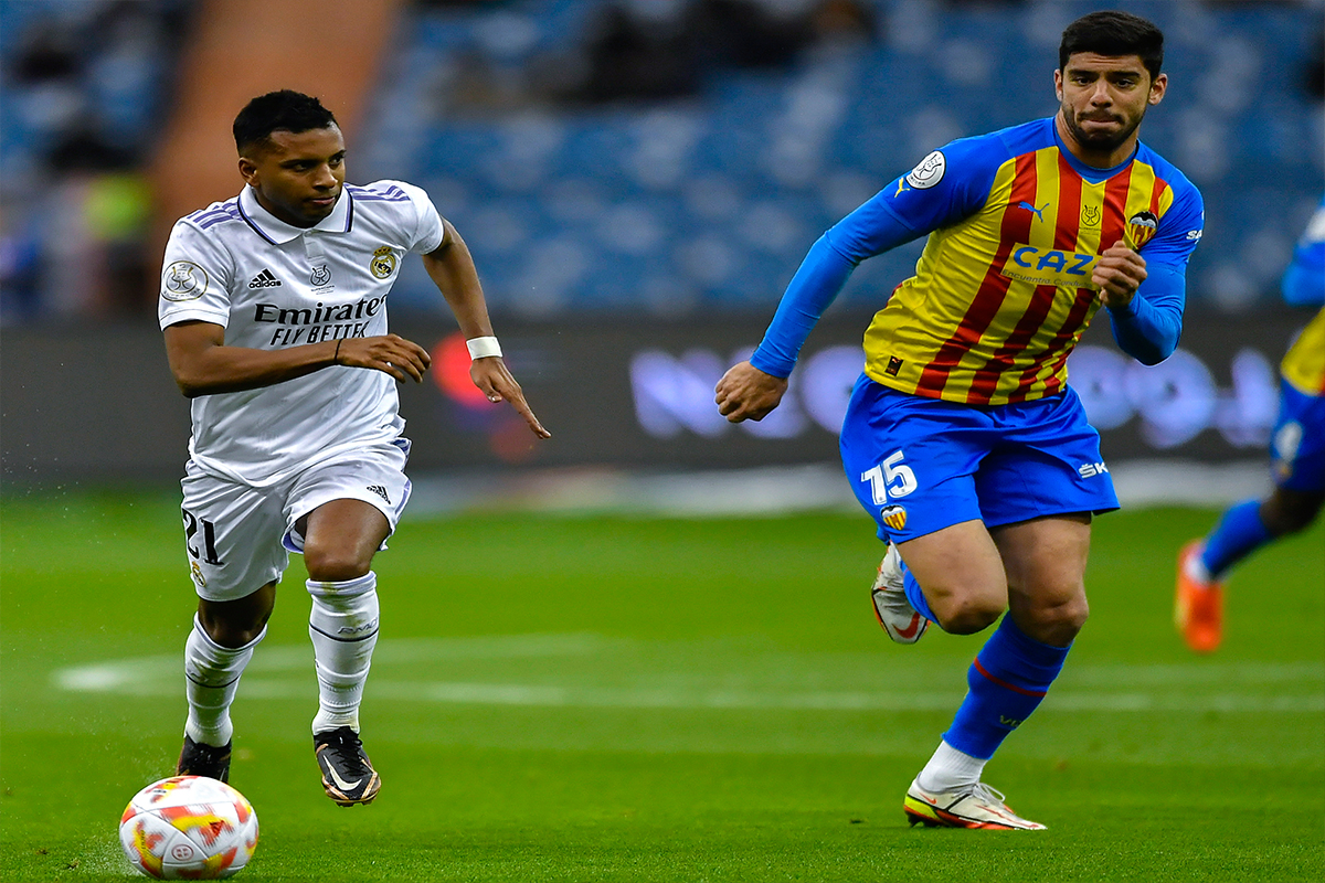 Valencia, Cenk Özkacar’ın bonservisinin alındığını açıkladı