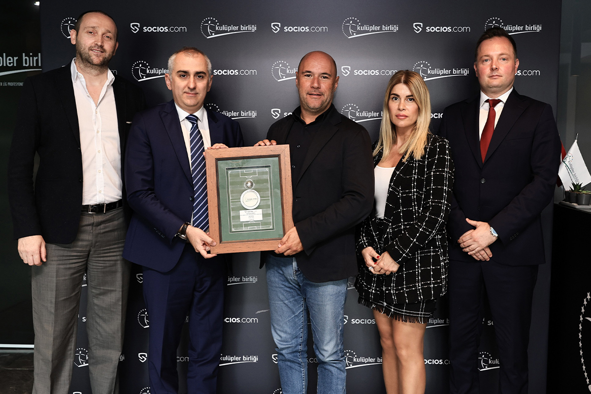 Kulüpler Birliği’nden Alexandre Dreyfus’a teşekkür plaketi