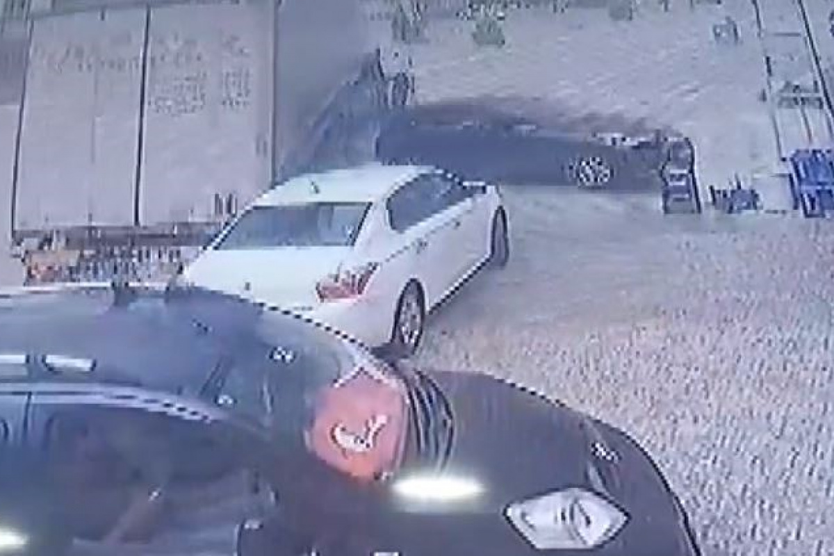 Tırın çarptığı otomobiller savruldu: O anlar kameraya yansıdı