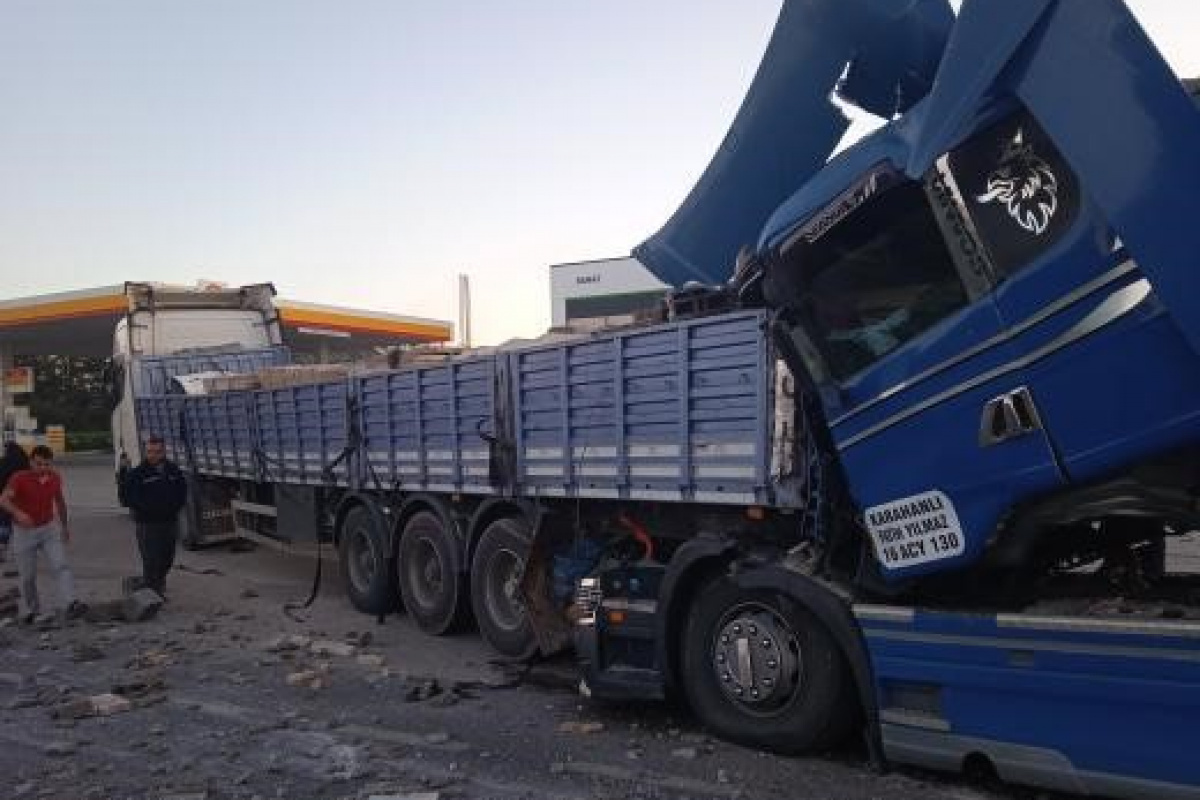 Eskişehir’de tır kazası: 1’i ağır 4 yaralı