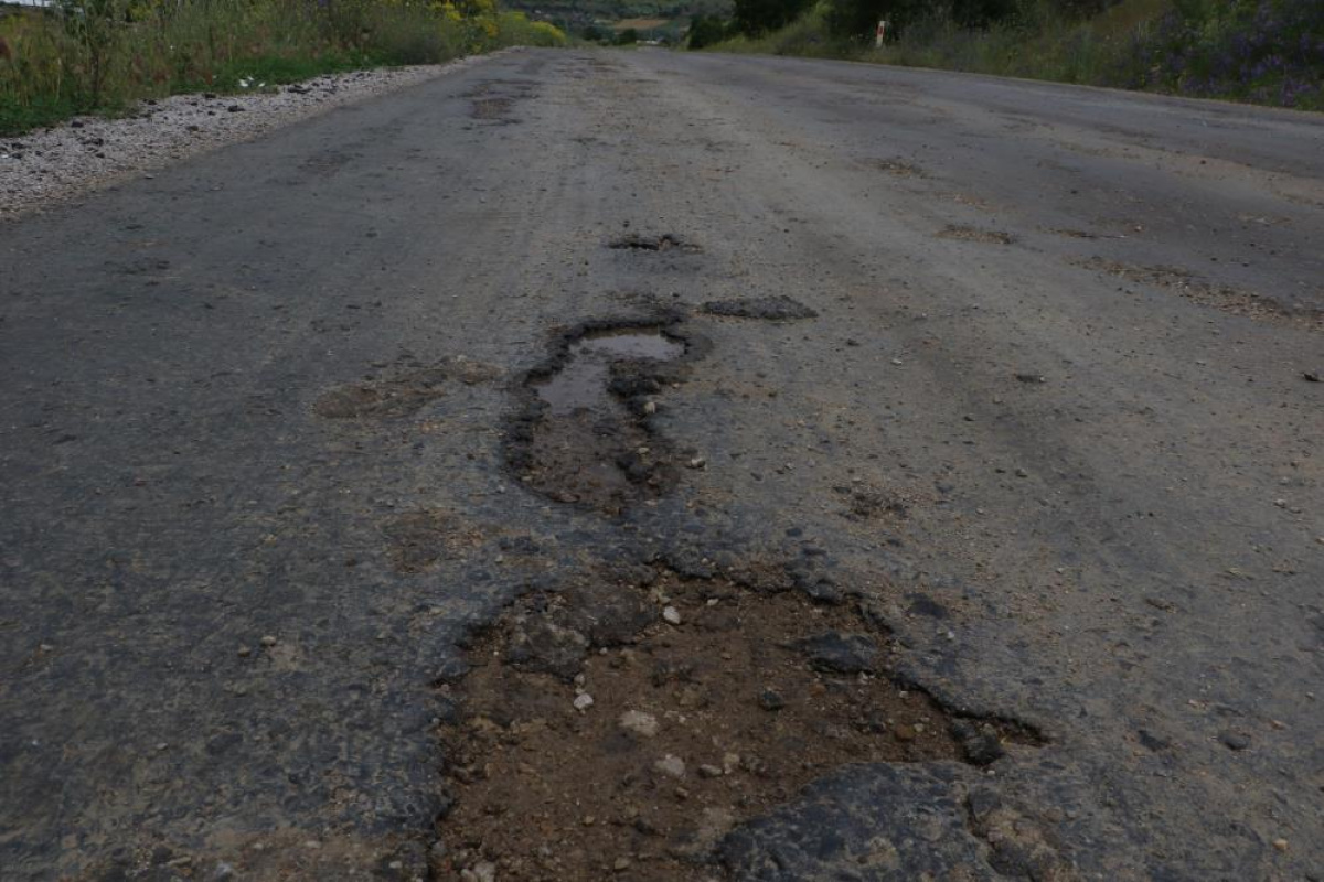 Kahramankazan’ın 35 köyünü Ankara’ya bağlayan Kaplu Deresi Yolu’na sıcak asfalt yıllardır dökülmüyor