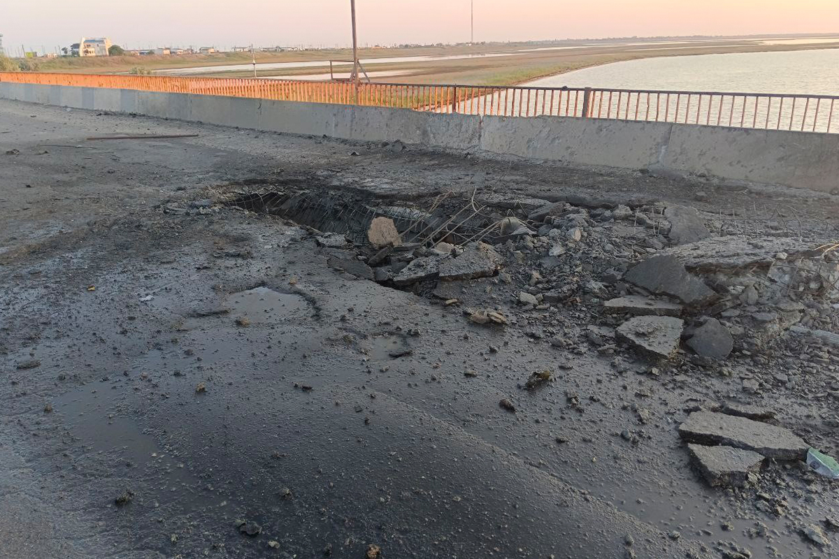 Rusya: ‘Ukrayna, Herson’u Kırım’a bağlayan karayolu köprüsünü vurdu’