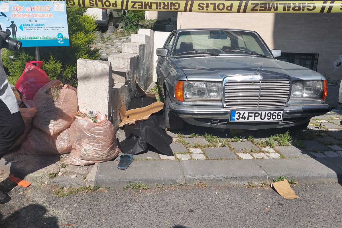 Eyüpsultan’da çatıdan aşağı düşen yabancı uyruklu işçi hayatını kaybetti