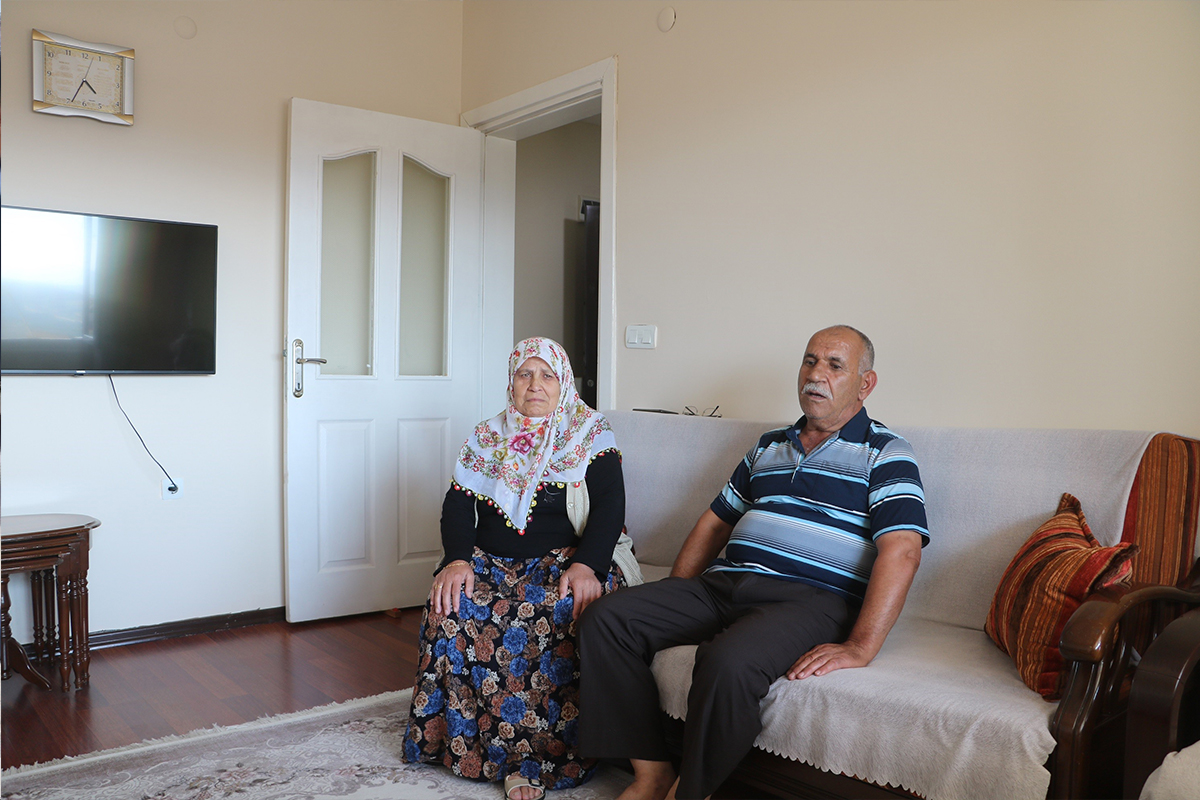 Enkaz kent Hatay’da, TOKİ sakinleri Kurban Bayramını evlerinde geçiriyorlar