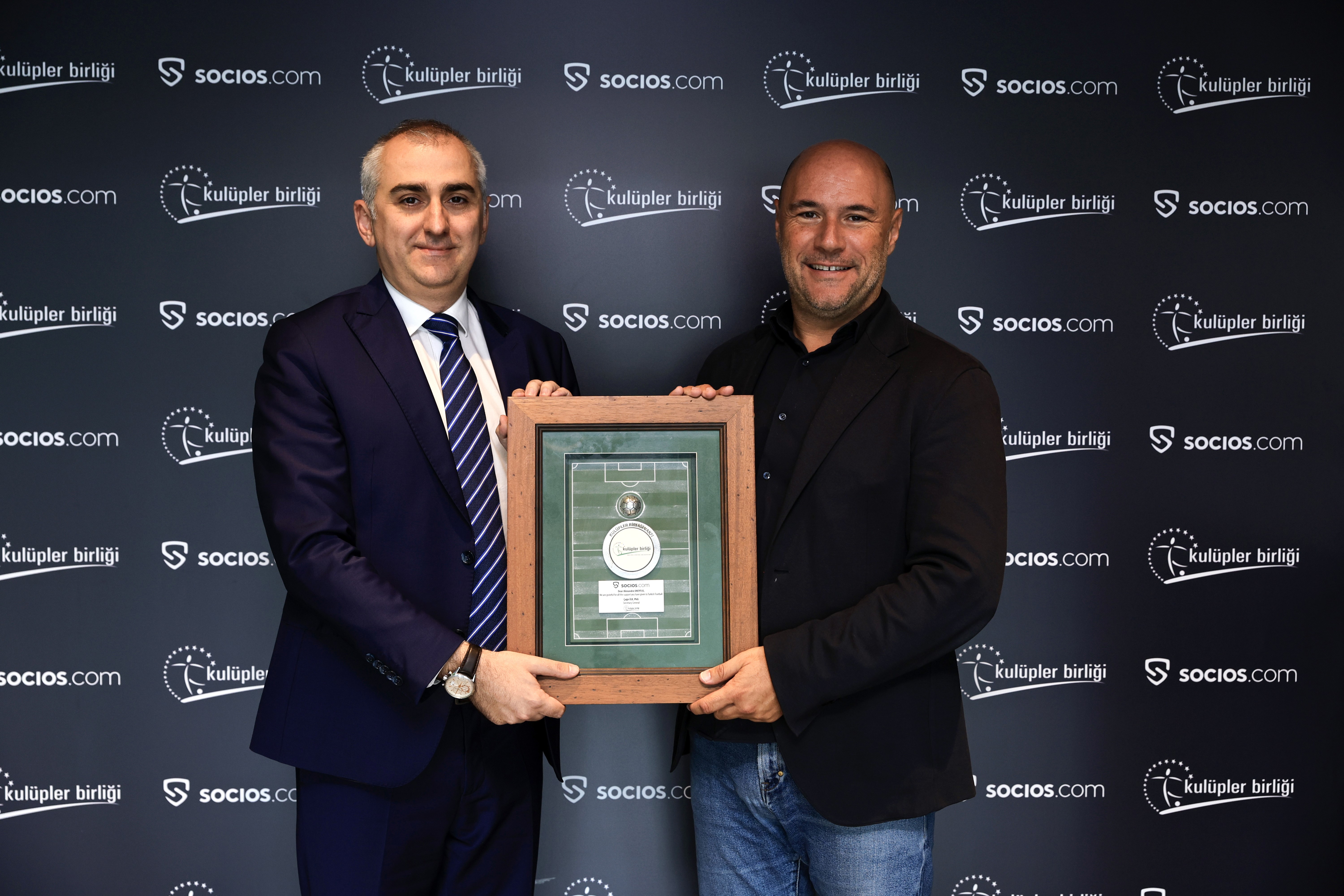 Kulüpler Birliği’nden Alexandre Dreyfus’a teşekkür plaketi