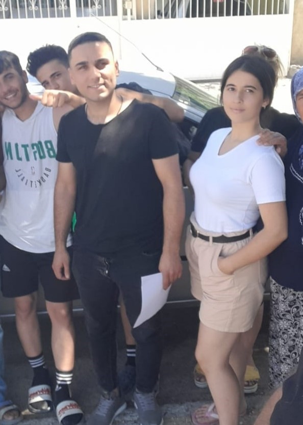 Depremde kaybolan yeğenini arıyor