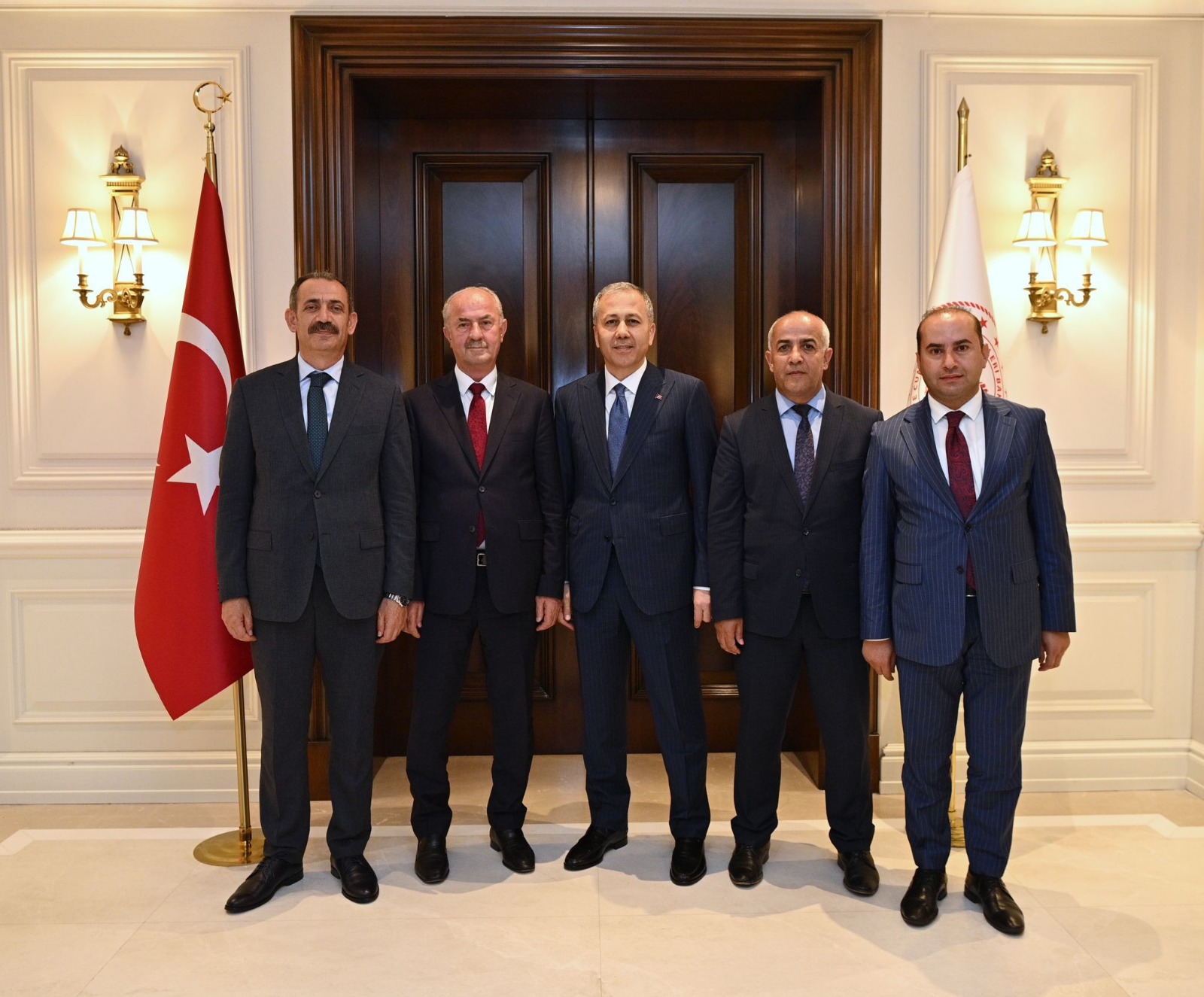 Van heyetinden İçişleri Bakanı Yerlikaya’ya ziyaret