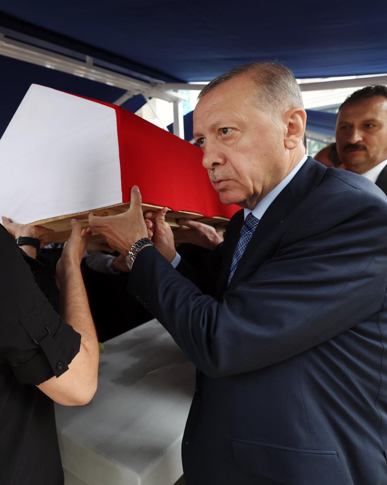Usta gazeteci Mehmet Barlas son yolcuğuna uğurlandı