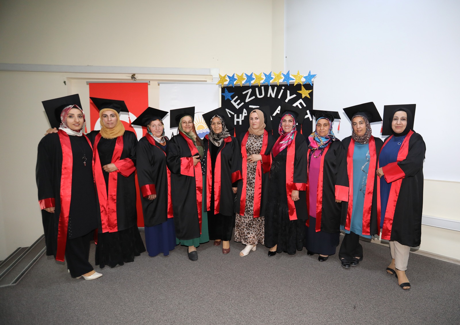 VANLI KADINLAR BÜYÜKŞEHİR BELEDİYESİ İLE MEZUNİYET HEYECENI YAŞADI