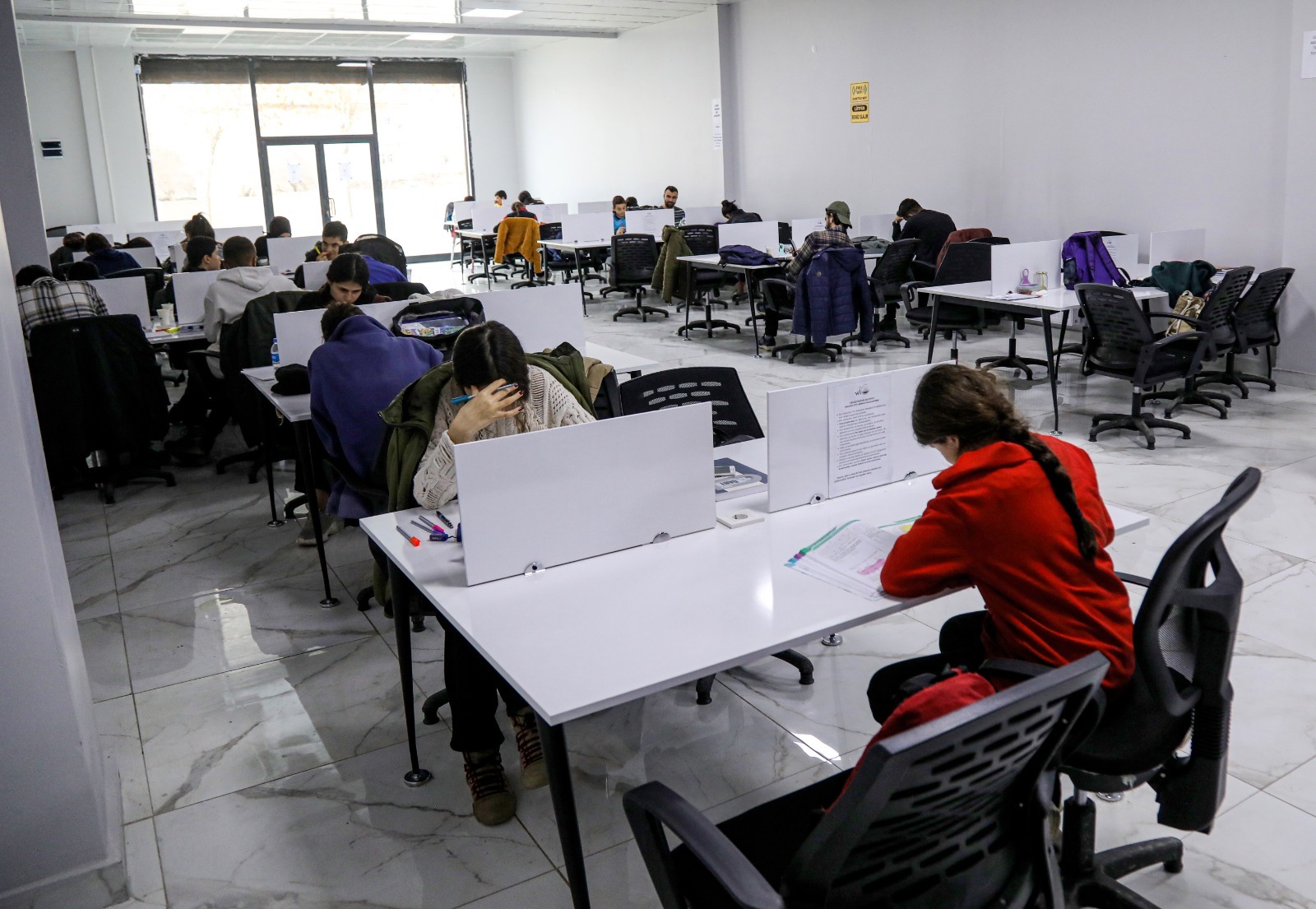 Van’da 11 ayrı yerde açılan etüt salonları öğrencilere umut oluyor