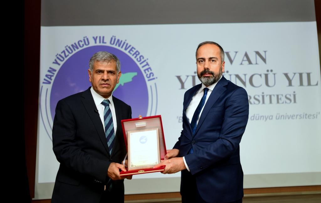 Van YYÜ “Bilimde Başarının Sırları” adlı konferansa ev sahipliği yaptı