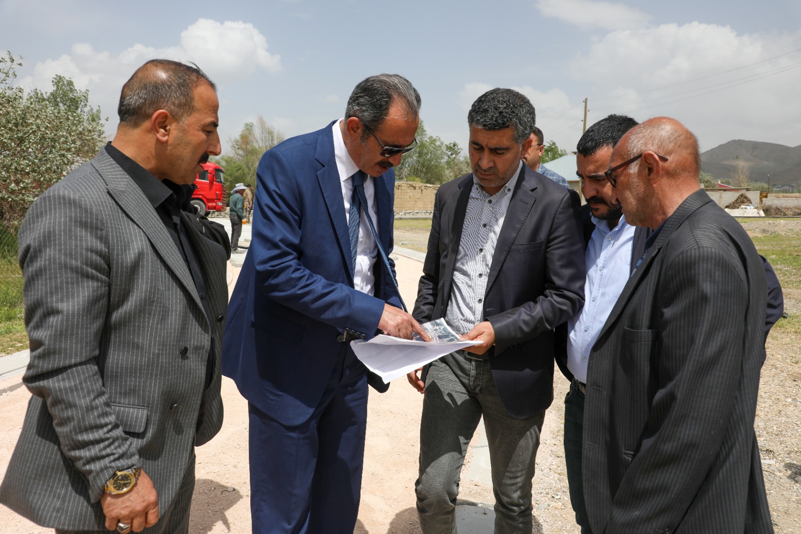 Başkan Tanış, vatandaşımızın rahatı için çalışıyoruz dedi.