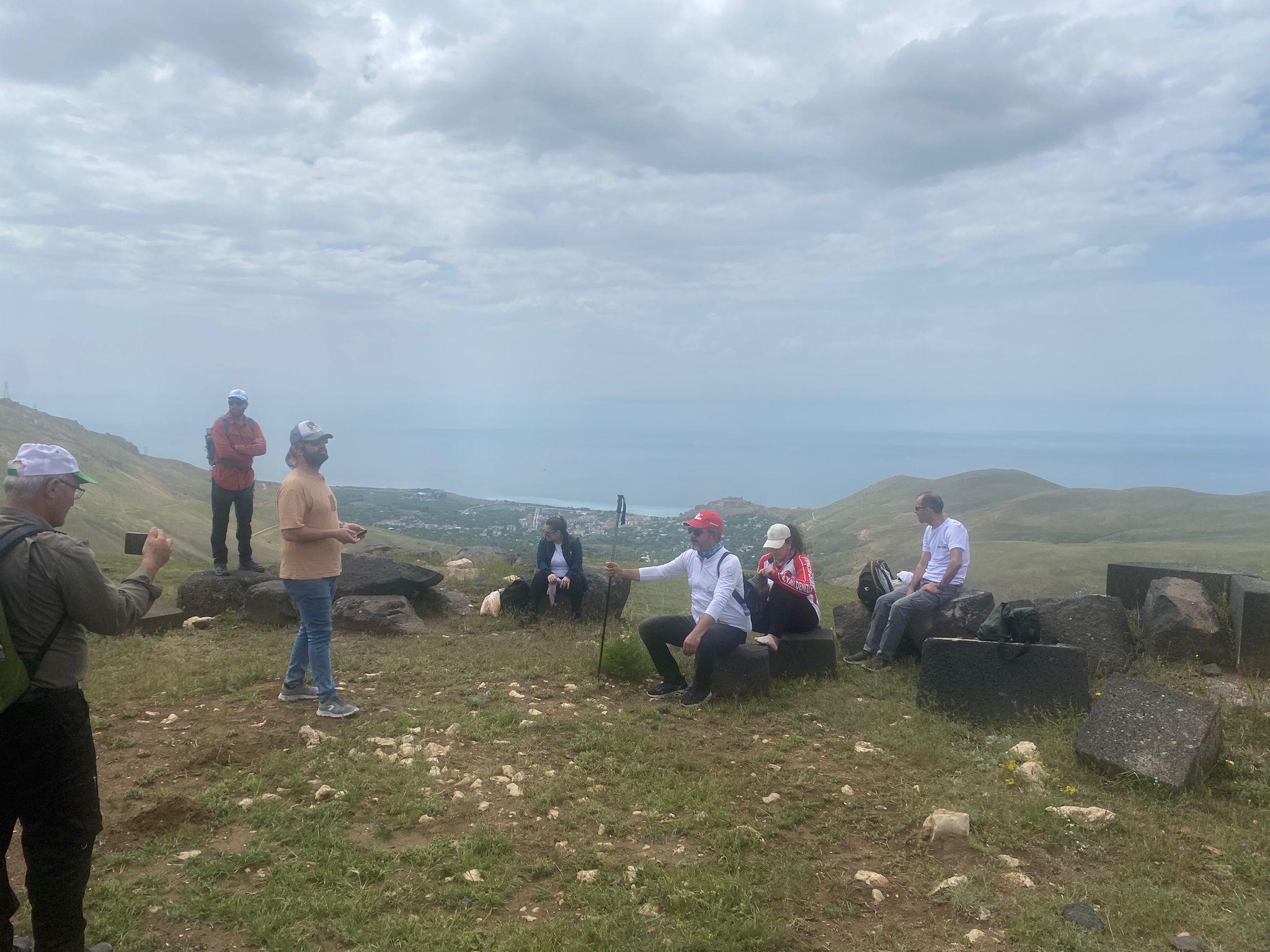 Van Gölü Aktivistleri Derneği üyeleri doğa yürüyüşü yaptı
