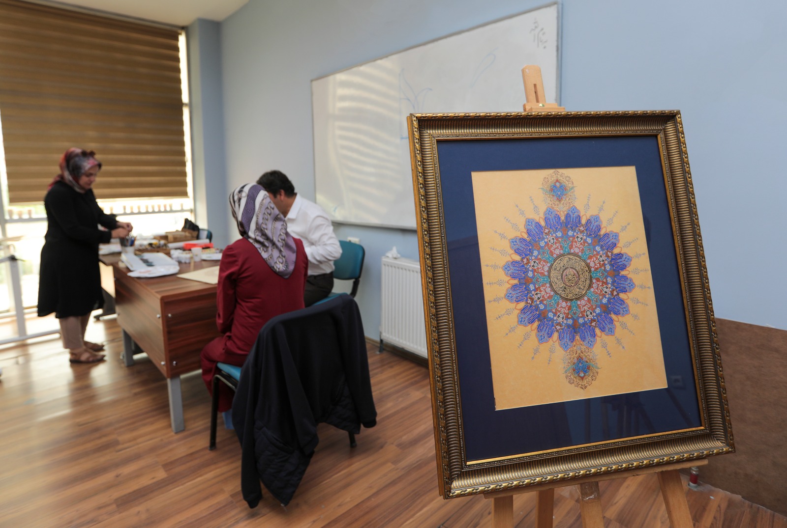 BÜYÜKŞEHİR BELEDİYESİ TEZHİP SANATI KURSU AÇTI