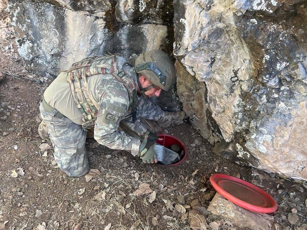 TSK tarafından Kuzey Irak’ta çok miktarda mühimmat ele geçirdi