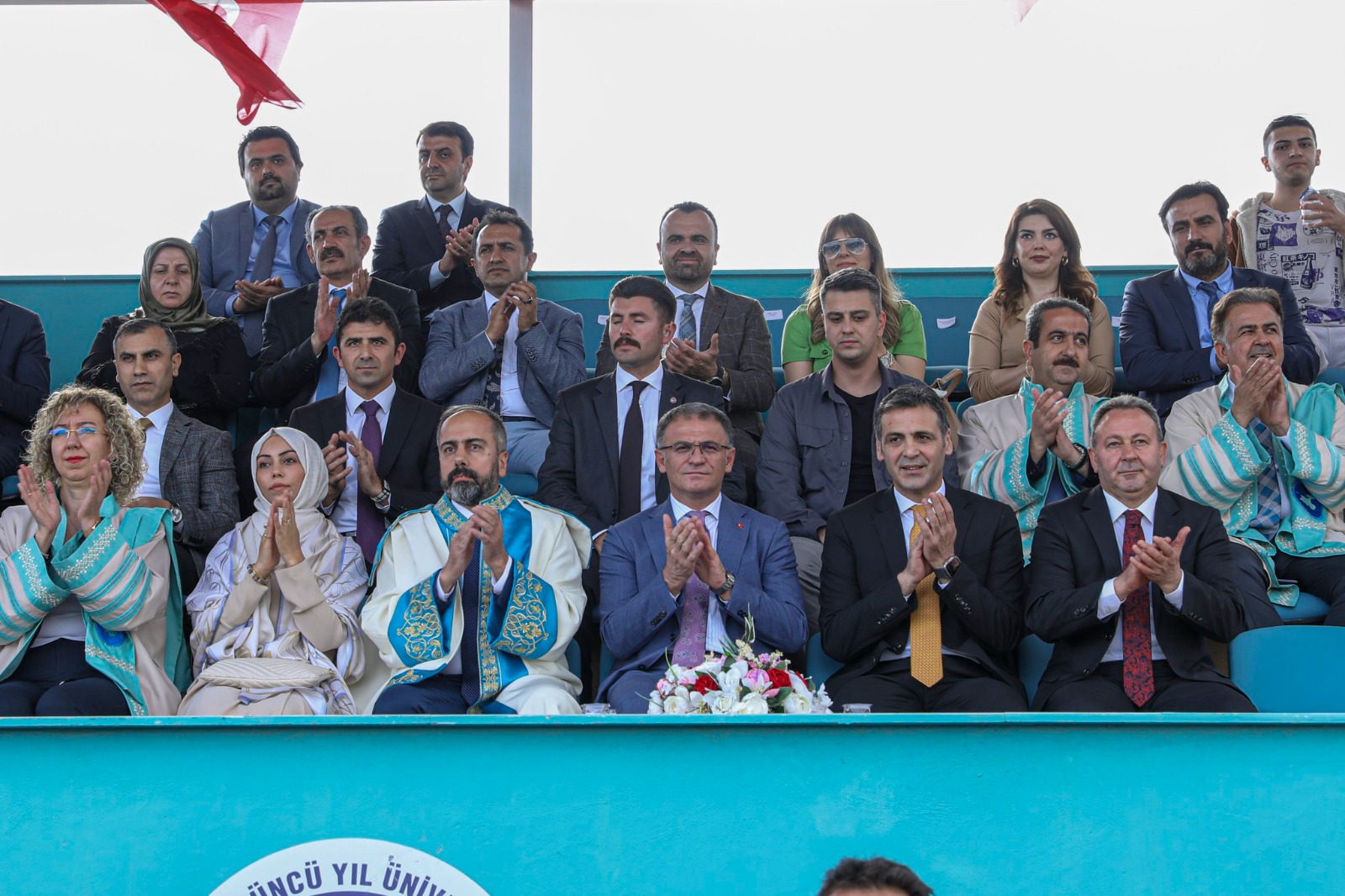 YYÜ’DE MEZUNİYET COŞKUSU