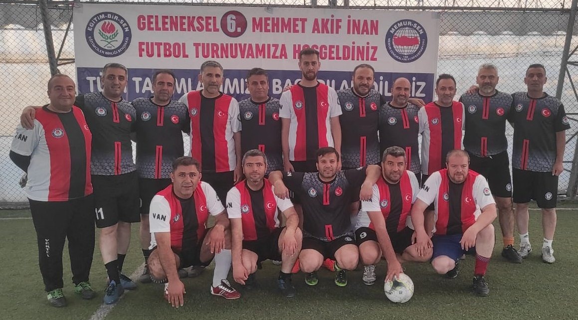Van’da geleneksel Akif İnan Futbol Turnuvası yapıldı