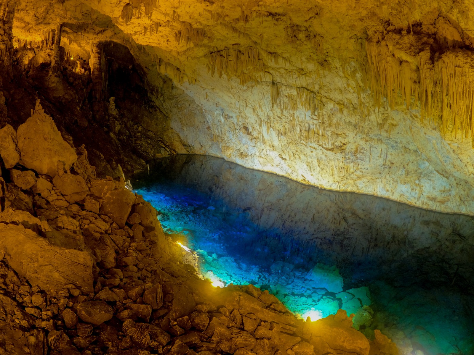 Akdeniz’in Yamacında Saklı Cennet, Aynalı Göl (Gilindire) Mağarası
